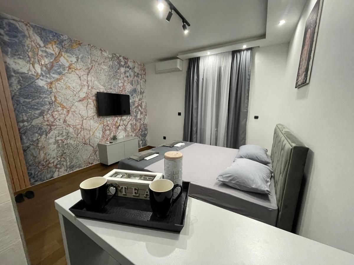 Ad Luxury Apartment